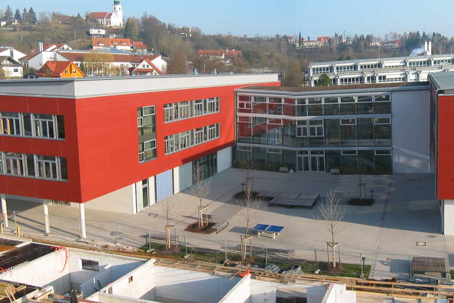 Fertiges Schulgebäude